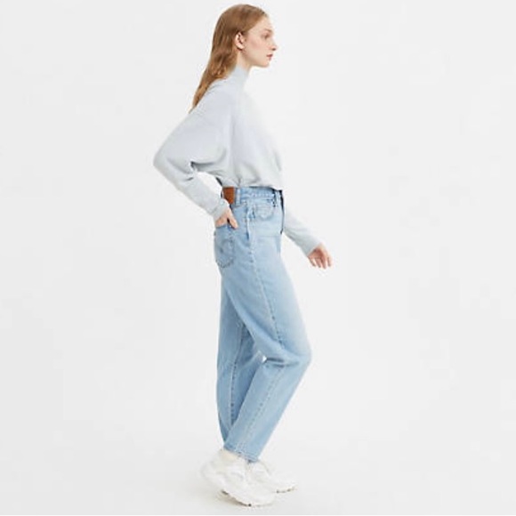 Levi’s High Loose Taper Fit Light Wash Mom Jeans- Size 29- 30.25”x29” - Picture 10 of 14